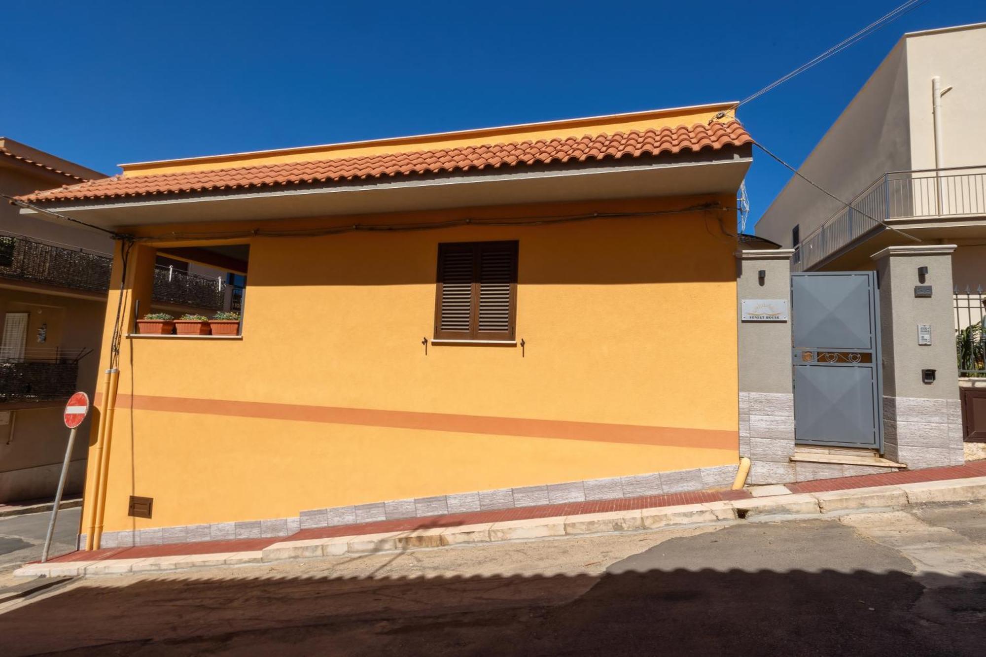 Bed and Breakfast Sunset House Балестрате Экстерьер фото